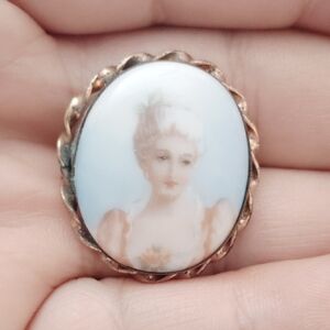 Very Nice Victorian Portrait Lady Pin